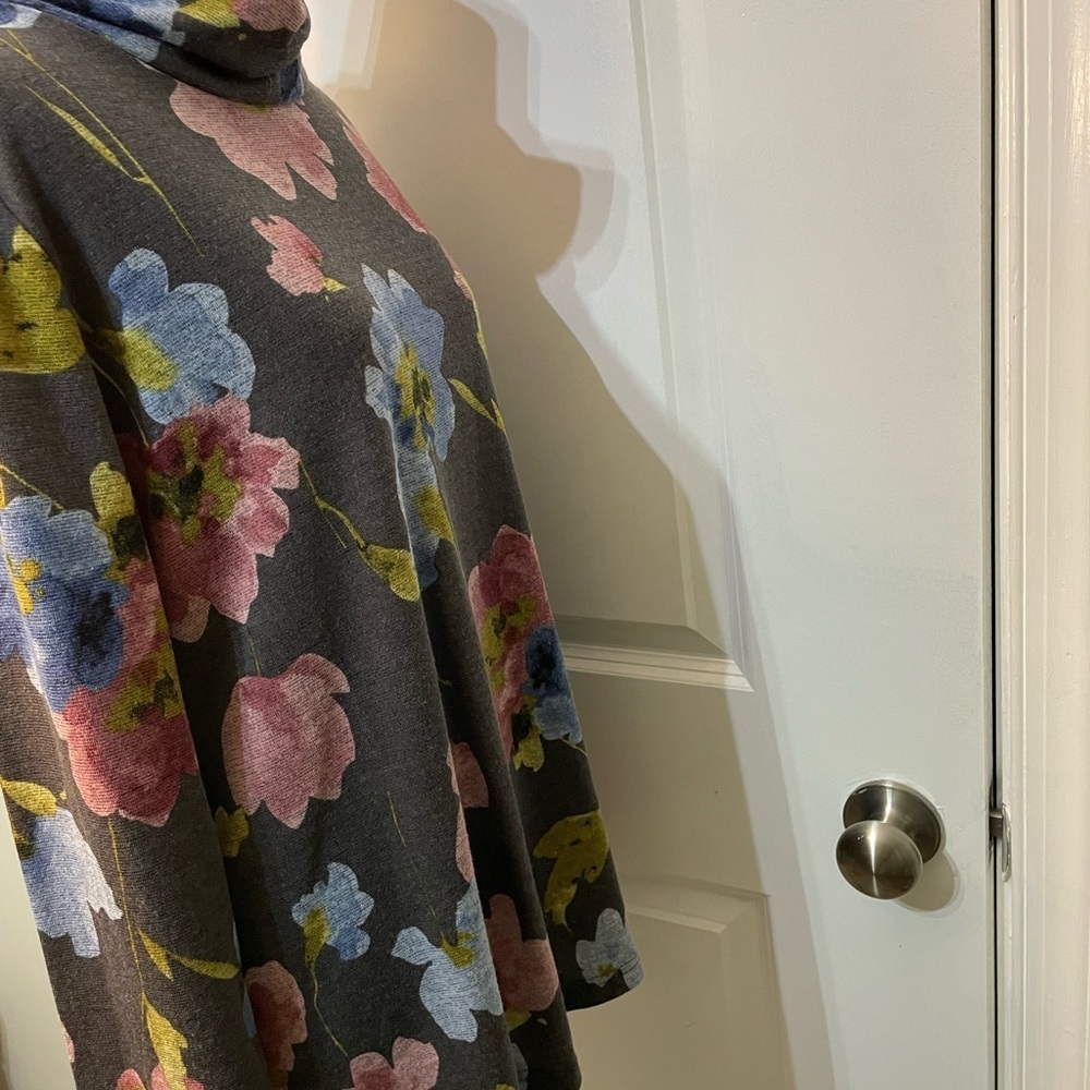 Trisha Tyler Floral Cowl Neck Sweater - Multicolor on Gray CB-AQ (Nov) - Picture 5 of 7